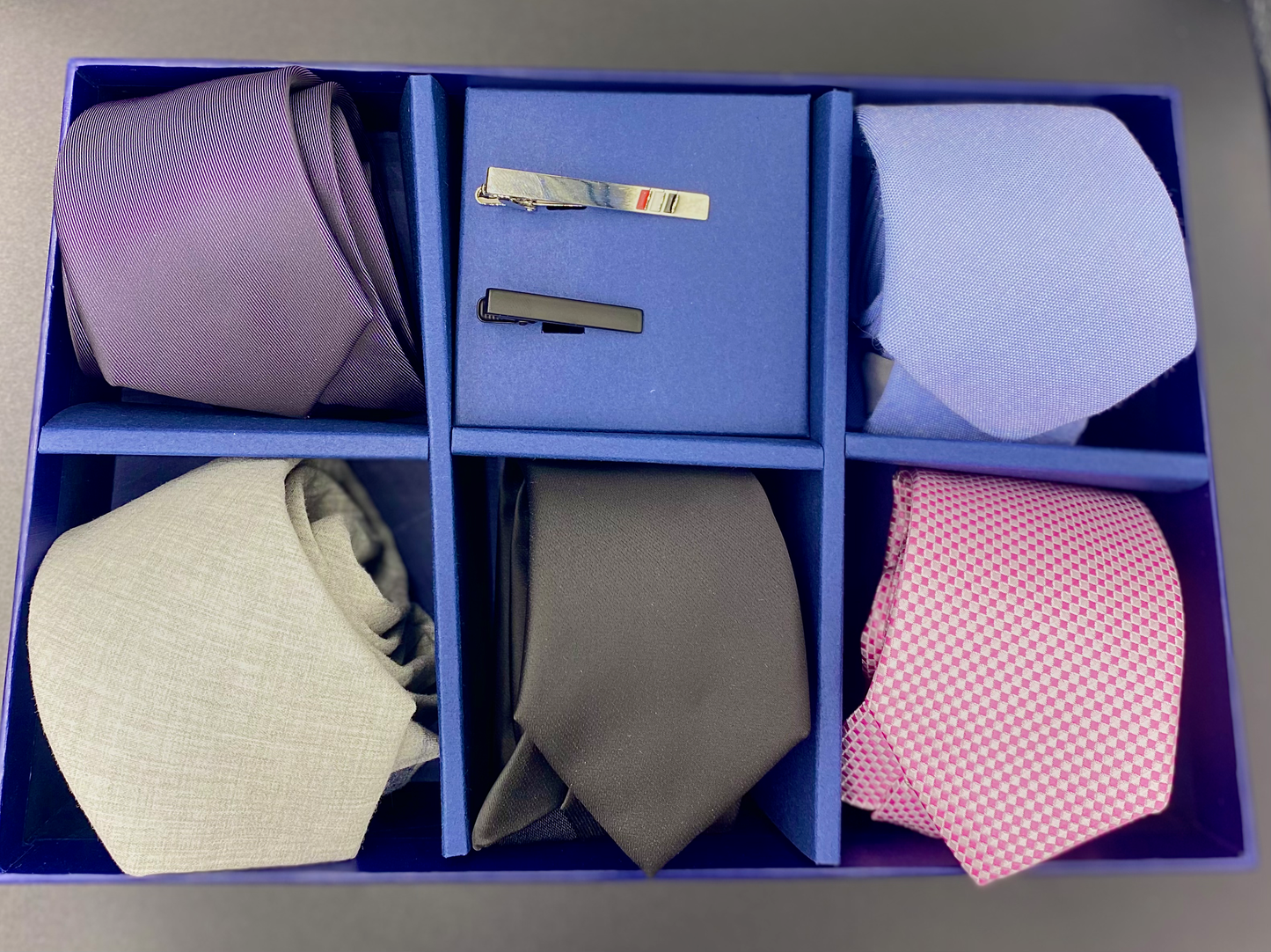 Solid Colours Tie Set Box & Two Tie Clips